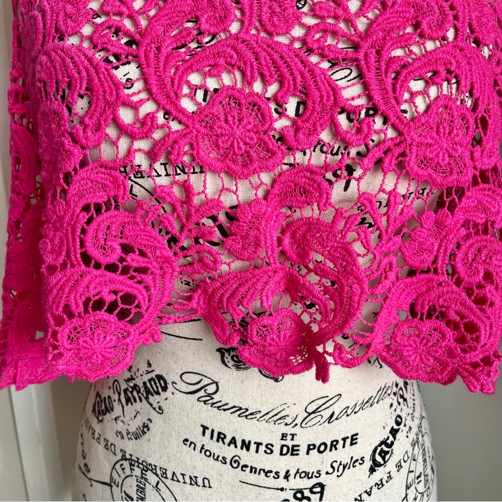 Demanding Sleeveless Crochet Crop Top Pink Sz M - Picture 5 of 15
